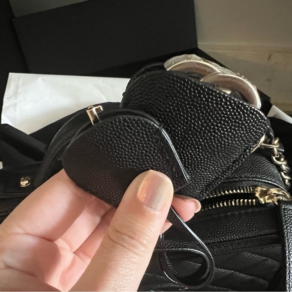 Chanel Medium Black Filigree Quilted Calf Grain Vanity Case w Handle - 20C - NWT - Picture 6 of 11